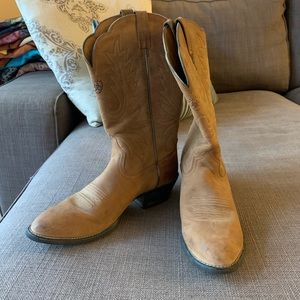 Women’s Ariat cowboy boots